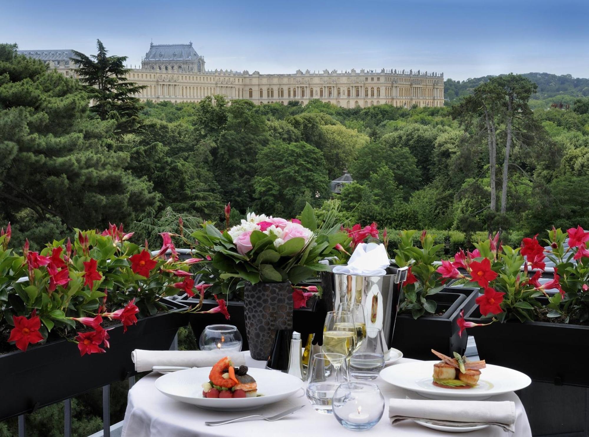 Palace 5 Star King Suite Castle View