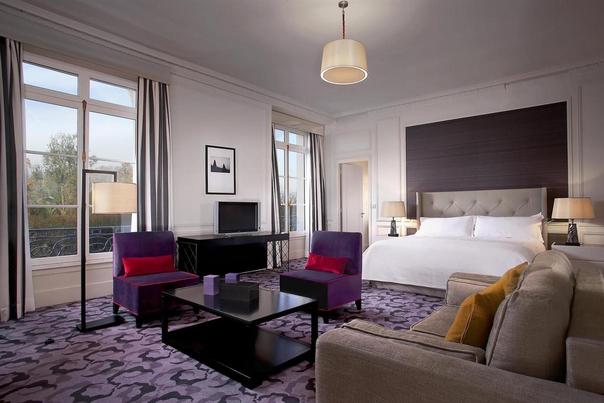 Palace 5 Star Junior King Suite Park View