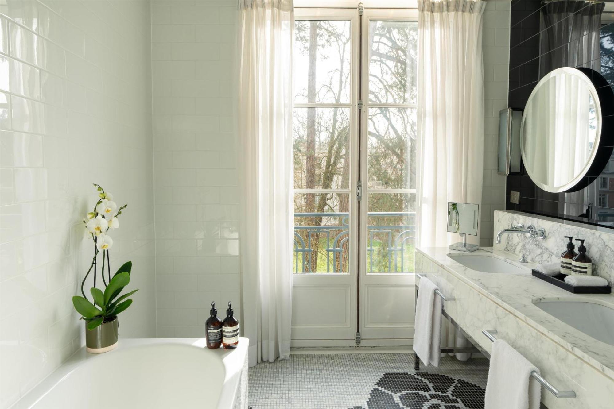 Palace 5 Star Deluxe Twin Room Garden View